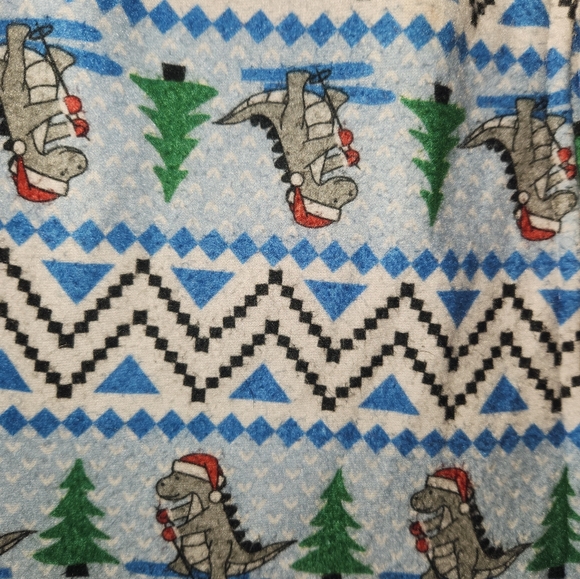 Size 7 boys Xmas onesies - Picture 3 of 3